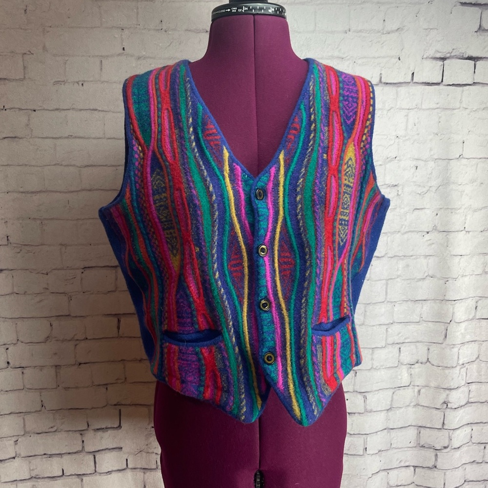 Aklanda Shrunken Vest blue with bright colors new pure wool